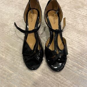 Merona Black Patent T-Strap Heeled Sandals